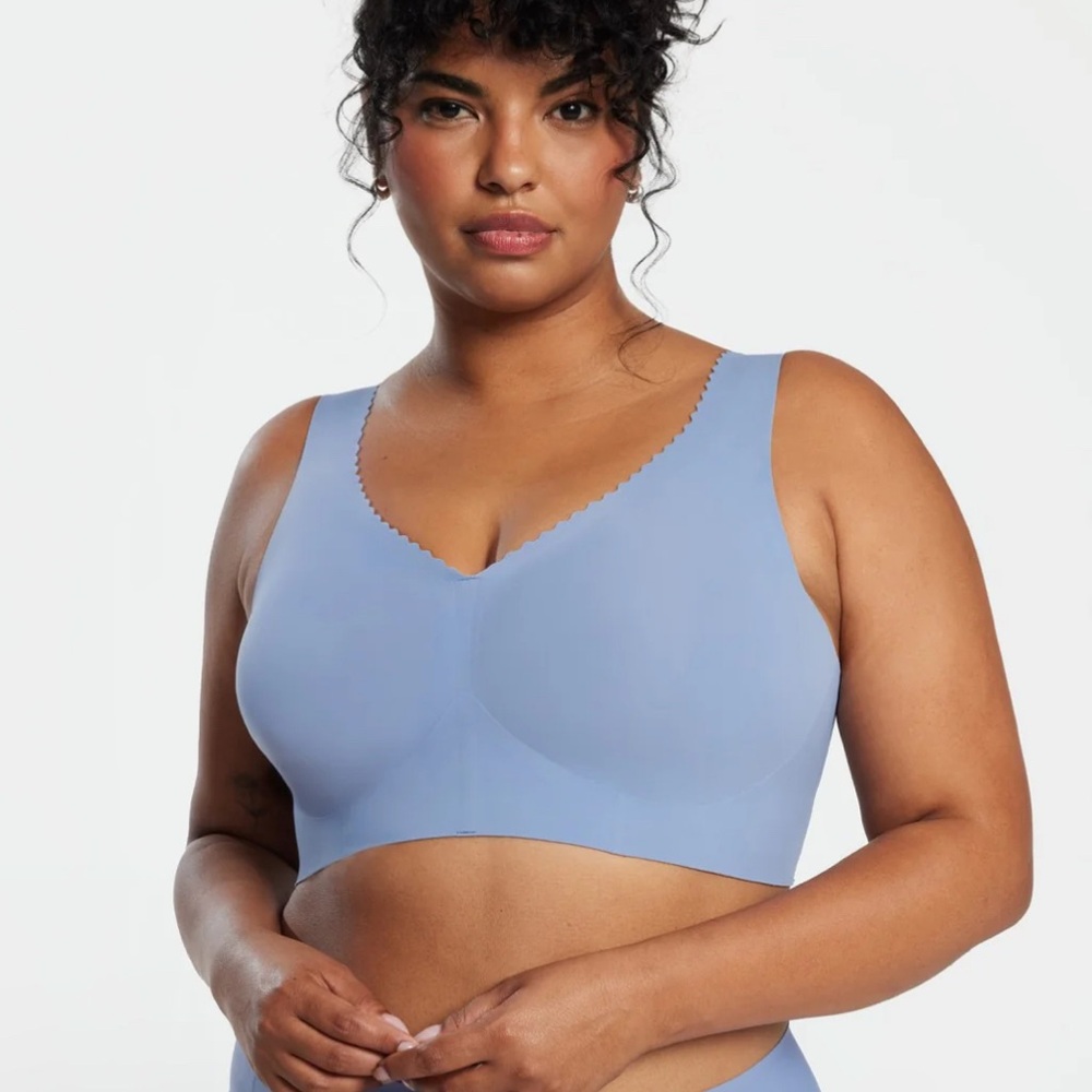 Evelyn & Bobbie Blue Seamless Evelyn Bra Size XL